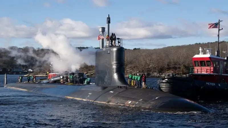Американский флот принял на вооружение ударную подлодку Iowa