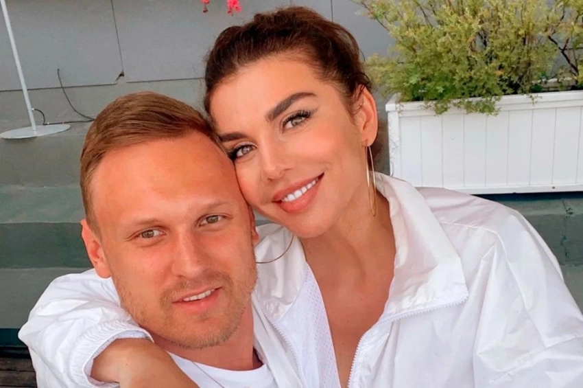 «Янис ходил налево, Анька терпела»: Продюсер объяснил, из-за чего случилась трагедия в семье Седоковой и Тиммы