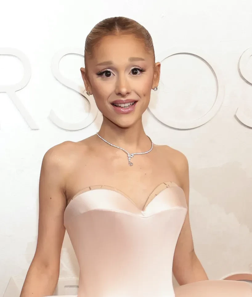12 модных провалов "Оскара": Пенелопа Крус в Chanel, Кайли Дженнер с декольте и Doja Cat в "леопарде"