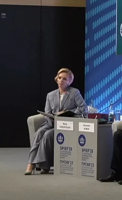 Дочери Владимира Путина появились на ПМЭФ-2025 (видео)