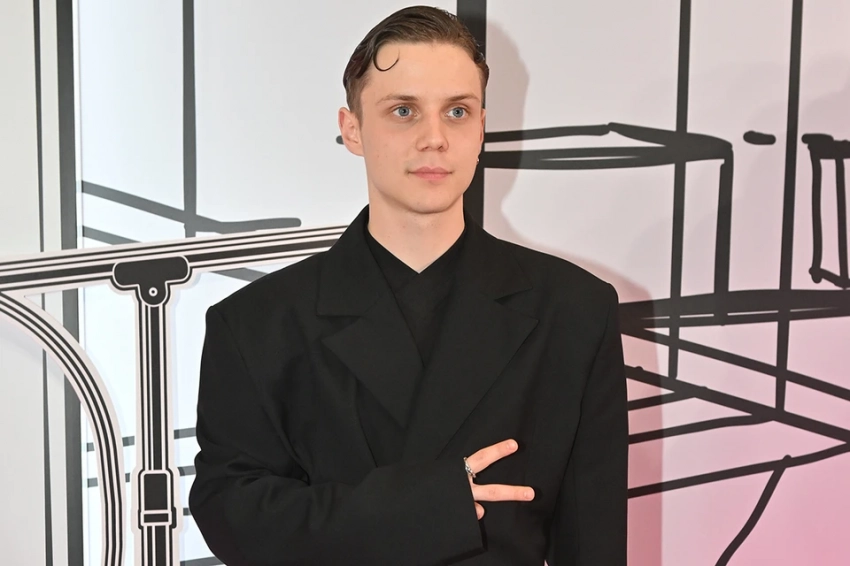 Ваня Дмитриенко рассказал о романе с Пересильд, знакомстве с Рубчинским и вспомнил, как Киркоров его спас