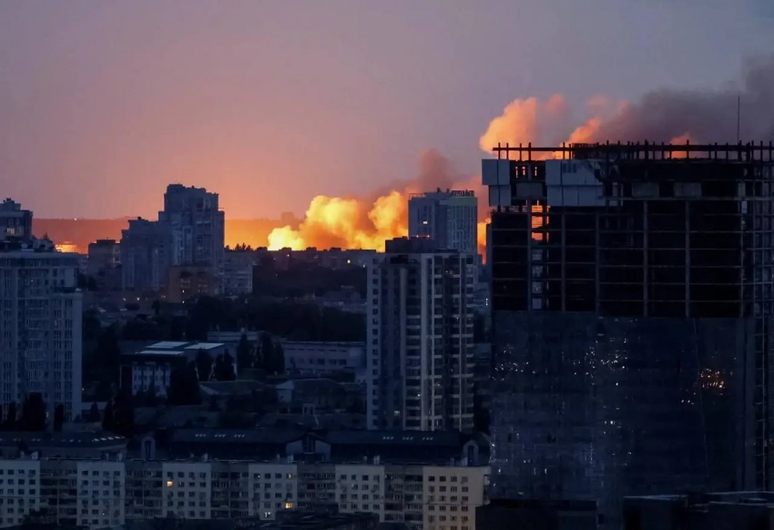 Кадры для заставки на смартфон Зеленского - как выглядит главный город государства, решившего воевать с народом России