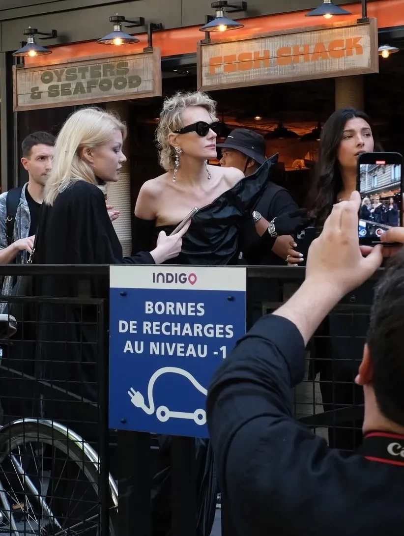 Неделя высокой моды: как Вера Брежнева, Кристина Романова, Ольга Карпуть и Земфира* провели время в Париже