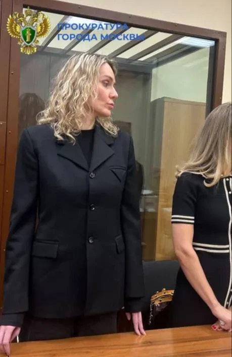 Ювелира и светскую даму Дарью Спиридовнову приговорили к семи годам колонии за мошенничество