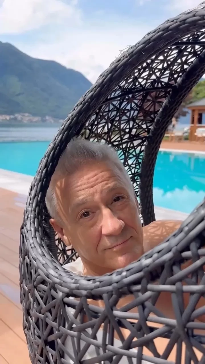 "Какая экспрессия!". Олег Меньшиков опубликовал видео с отдыха в Италии, а Алла Пугачёва прокомментировала его
