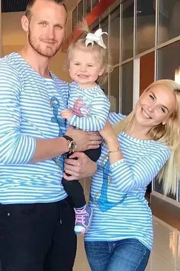 Пелагея отвезла дочь на море после победы в суде над Иваном Телегиным