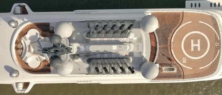 Кейт Миддлтон и принц Уильям с детьми отдыхают на самой секретной мегаяхте в мире, которая принадлежит королевской семье Абу-Даби