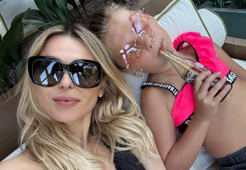 Пелагея отвезла дочь на море после победы в суде над Иваном Телегиным