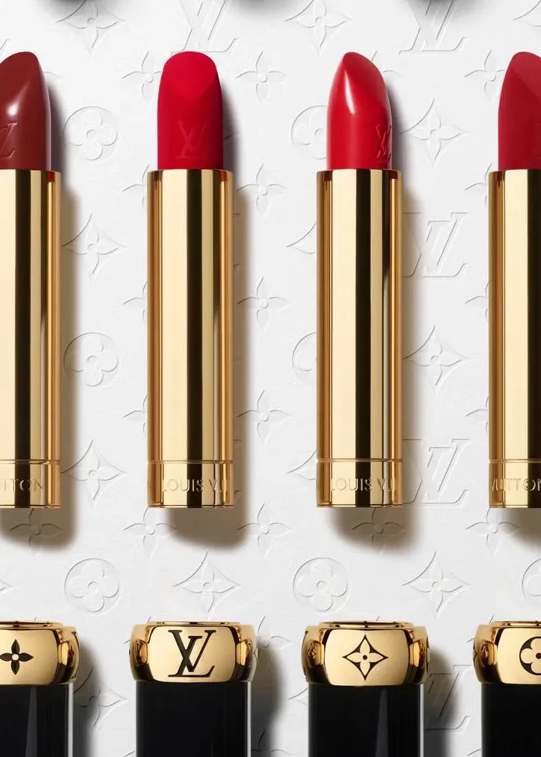 Помада за 160 долларов: в сети обсуждают первую линейку косметики Louis Vuitton