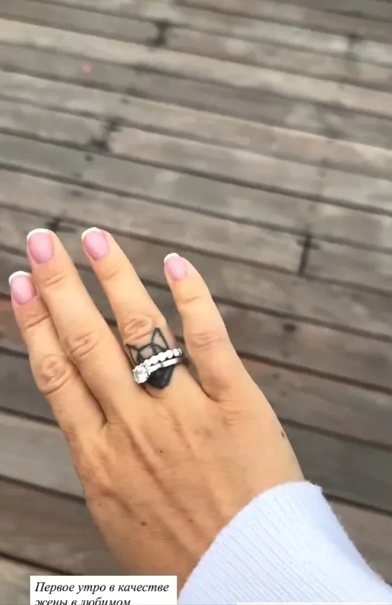 "Первое утро в качестве жены". Агата Муцениеце подтвердила, что вышла замуж, и показала обручальное кольцо
