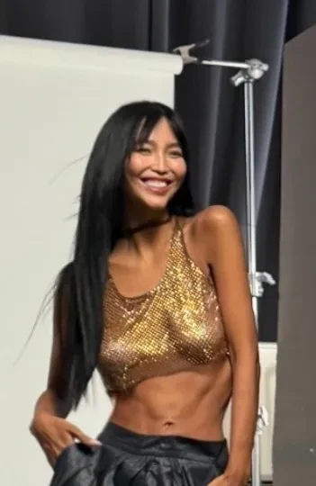 Жена Александра Цекало снялась в прозрачном топе на голое тело