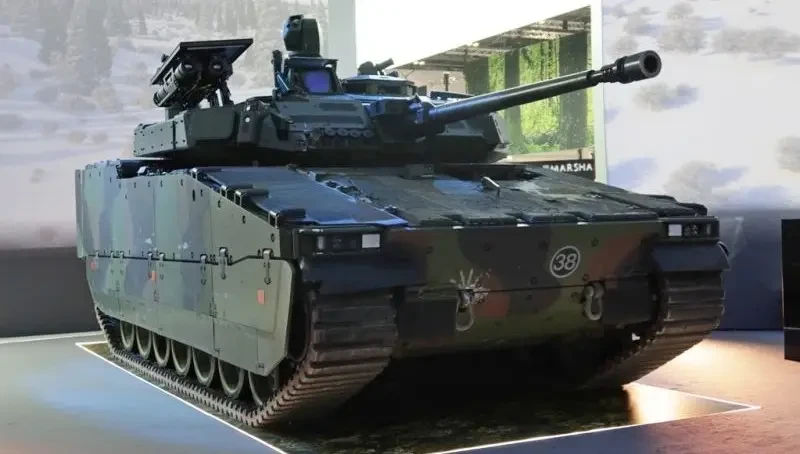 «Обойдут российские помехи»: шведская БМП CV90 получит антенны Landshield Plus