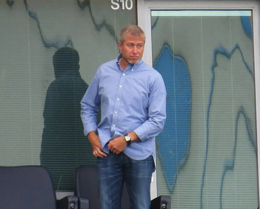 Британская пресса: Абрамович находится под следствием по обвинению в коррупции