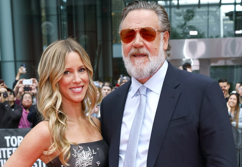 Рассел Кроу вышел в свет со своей девушкой, которая моложе него на 26 лет