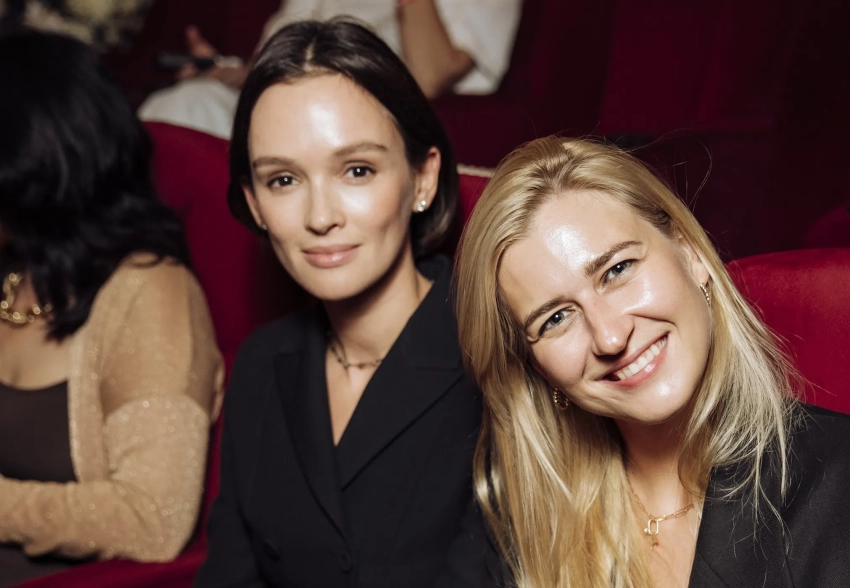 Паулина Андреева, Гела Месхи с возлюбленной, Елена Ханга и Мариам Тилляева с бойфрендом на премьере сериала "Лихие. Глава вторая"