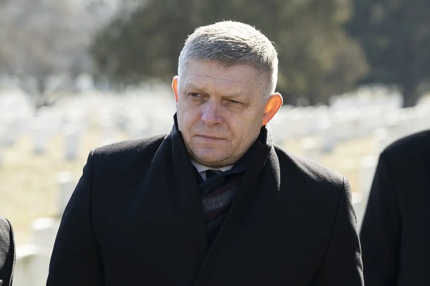 Фицо: из-за БПЛА в Польше ЕС следует сократить военную помощь Украине