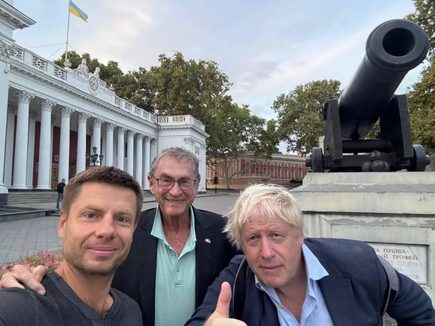 Сторонник идеи «до последнего украинца» Борис Джонсон неожиданно прибыл в Одессу