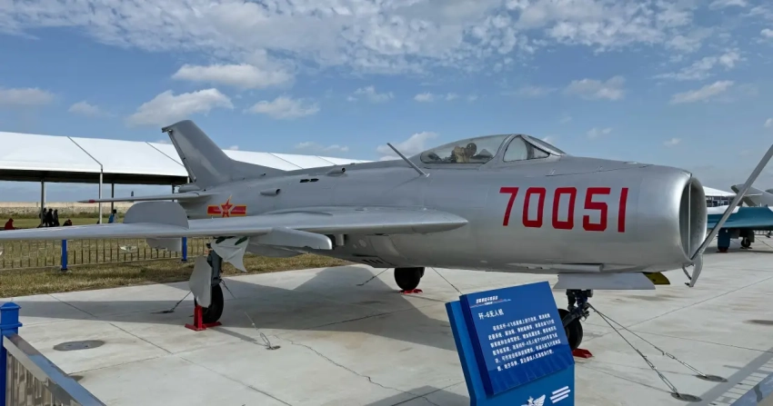 Китай вернул на поле боя реплику МиГ-19 из 1960-х годов в виде беспилотника