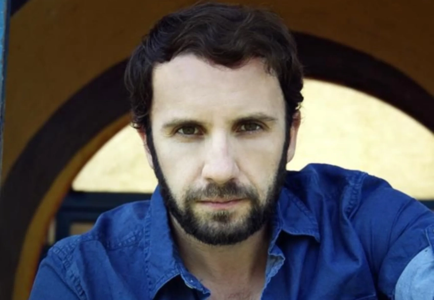 В автокатастрофе погиб звёздный фотограф и актёр Брэд Эверетт Янг, известный по ролям в сериалах "Зачарованные" и "Анатомия страсти"