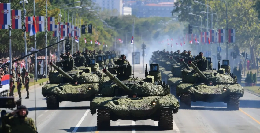 «Теперь имеется серьёзное оружие»: новые боевые системы на параде в Сербии