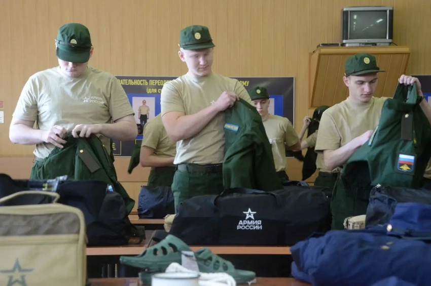 Госдума одобрила законопроект о круглогодичных мероприятиях по призыву в армию