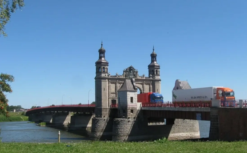 МИД РФ: Россия в любых условиях обеспечит потребности Калининграда