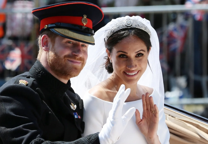 Меган Маркл снова раскритиковали в сети за то, что она "пытается заработать на своей связи с королевской семьёй"