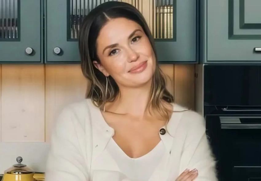 "Это даже комплимент". Беременная Агата Муцениеце ответила на слухи о том, что у неё накладной живот