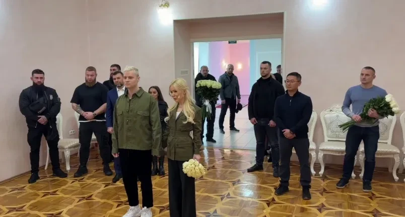 Шаман и Екатерина Мизулина поженились в Донецке