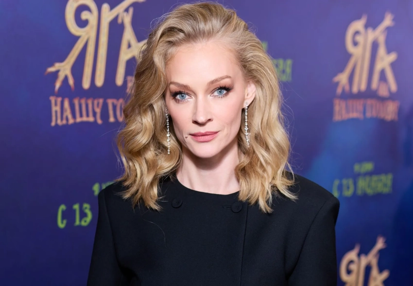 Светлана Ходченкова появилась на премьере фильма "Яга на нашу голову"