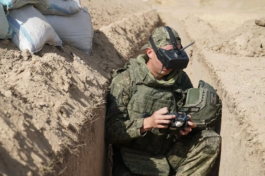 Российский БПЛА «Молния» теперь доставляет FPV-дроны к месту пуска