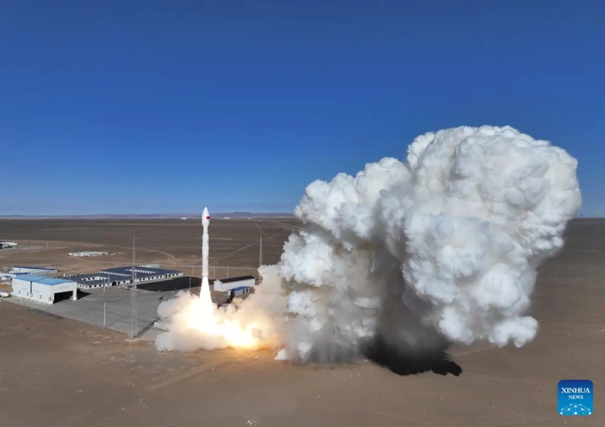 В Китае не назвали назначение экспериментальных спутников, выведенных на орбиту