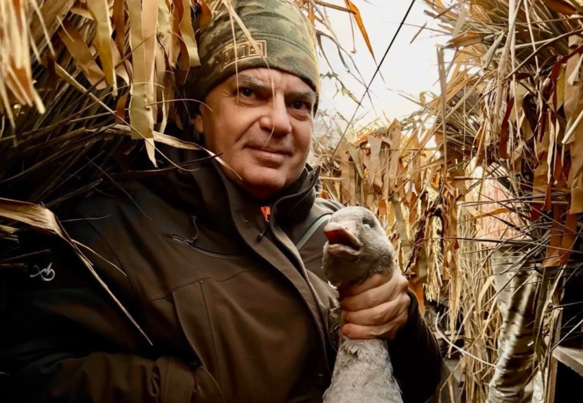 Селфи с мёртвым гусем: миллиардер Сергей Шишкарёв похвастался охотничьими трофеями