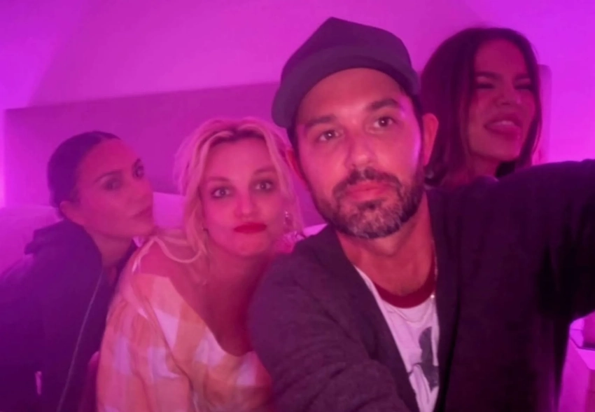 "Хайпующее на всём семейство не могло пройти мимо". В сети обсуждают встречу Бритни Спирс с Ким Кардашьян