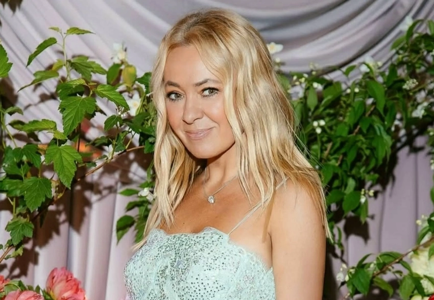 "Мы пытались защитить Лену". Яна Рудковская опубликовала видео, в котором фигуристку Елену Костылеву бьёт мать