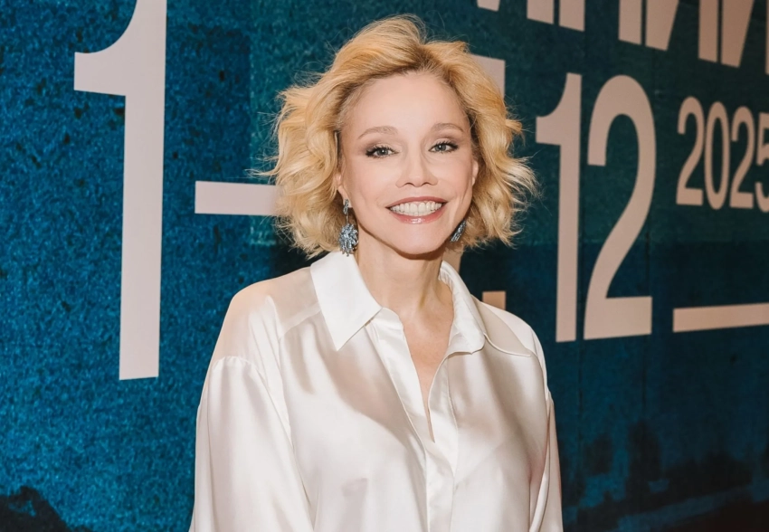 Елизавета Боярская, Марина Зудина, Анна Михалкова, Лиза Арзамасова и Юлия Хлынина на кинофестивале "Зимний"