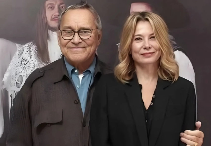 Юлия Высоцкая с мужем Андреем Кончаловским посетили премьеру спектакля "Три мушкетёра"