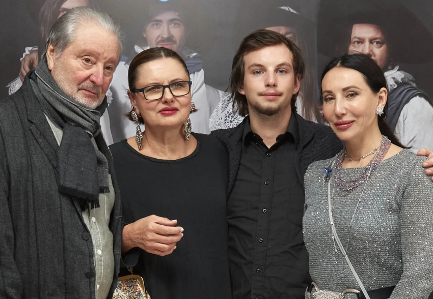 Юлия Высоцкая, Андрей Кончаловский, Ольга Кабо, Алика Смехова на премьере спектакля "Три мушкетёра"