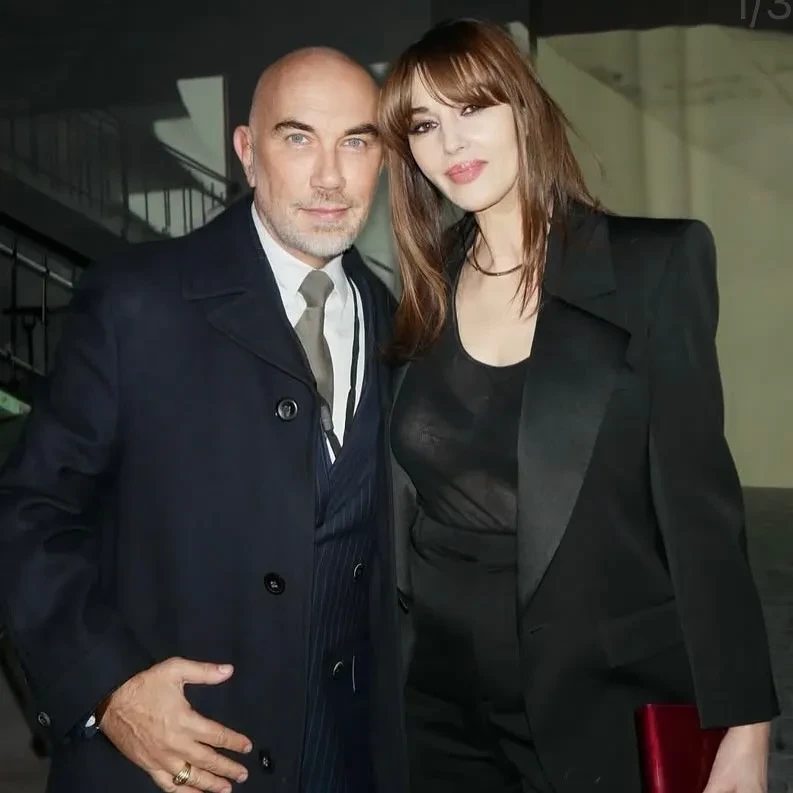 61-летняя Моника Беллуччи вышла в свет в полупрозрачной блузке