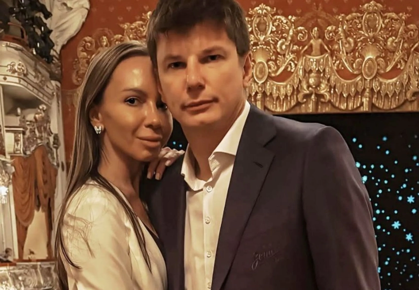 Андрей Аршавин вышел в свет с возлюбленной — матерью своего шестого ребёнка