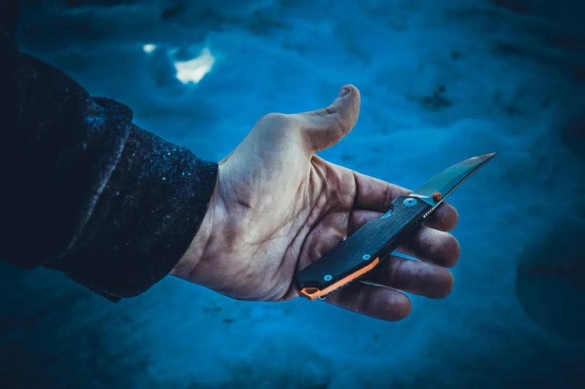 В Татарстане подросток напал с ножом на сотрудницу охраны лицея