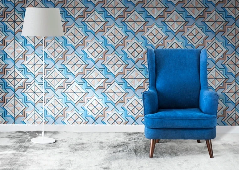 Обои снова в моде: какие стоит выбрать для оформления интерьера, идеи с фото