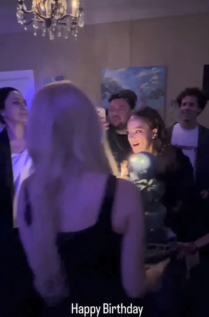 Близкую подругу Аглаи Тарасовой, актрису Анастасию Уколову, заподозрили в романе с её экс-бойфрендом