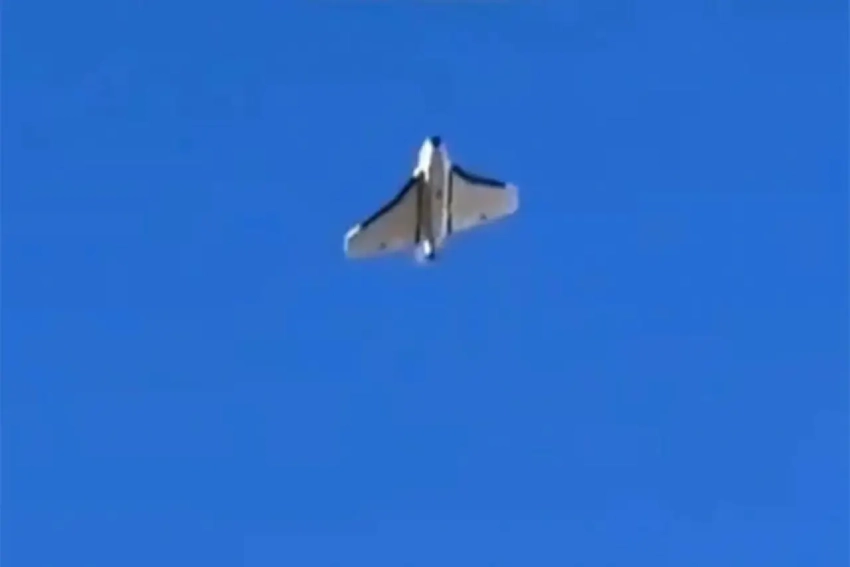 Показаны кадры сброса FPV-дрона с «Герберы» над Сумами