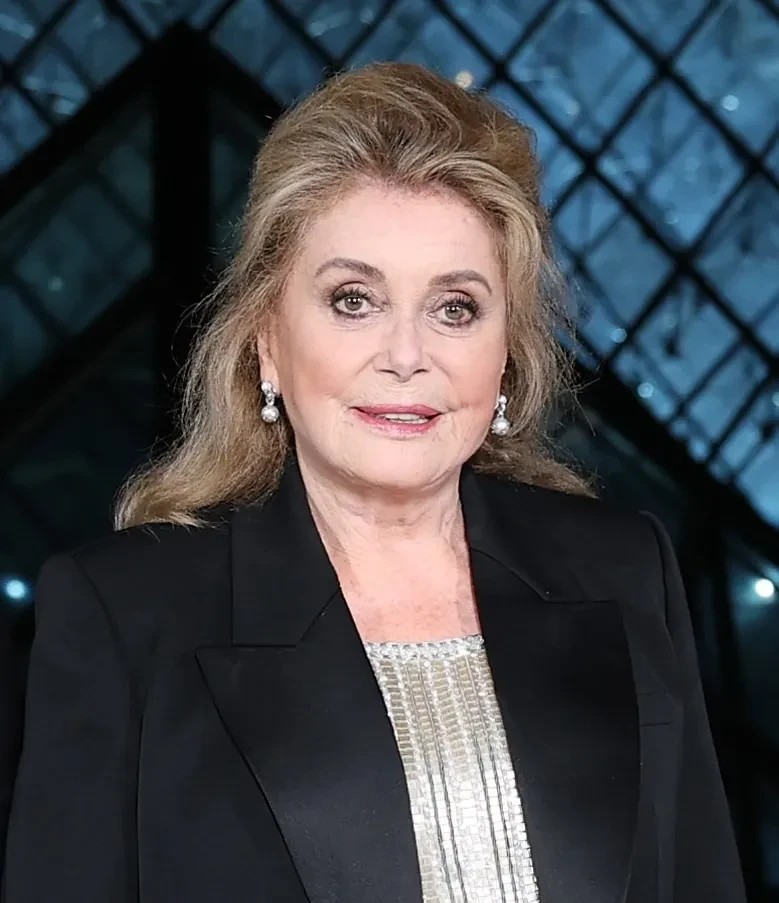 Неделя моды в Париже: Аня Тейлор-Джой, Диана Крюгер, дочь Миллы Йовович и Барбара Палвин на гала-ужине в Лувре