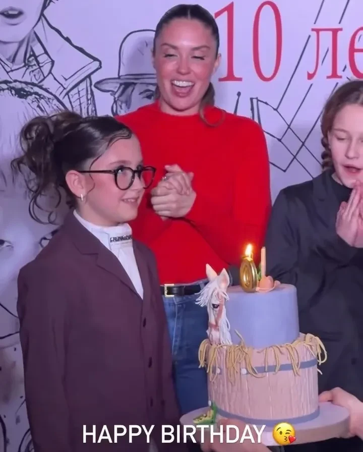 Агата Муцениеце отпраздновала 10-летие дочери от Павла Прилучного