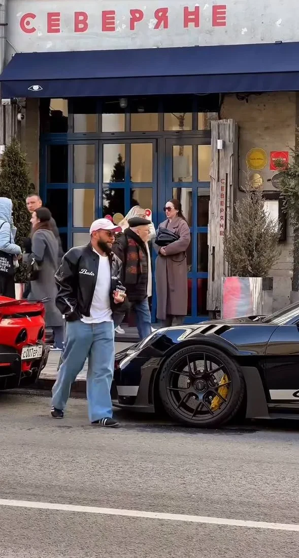 Анастасию Миронову и Navai засняли вместе на фоне новости о расставании