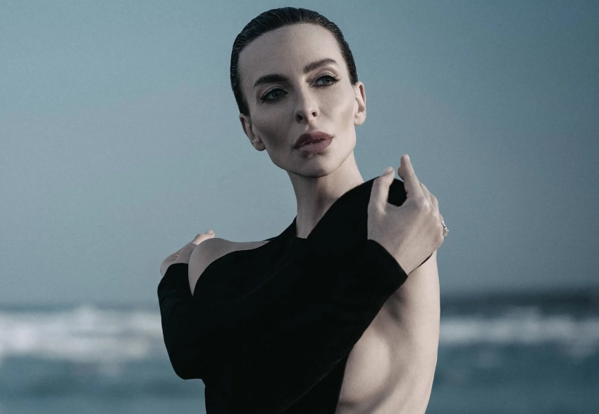 Екатерина Варнава снялась в платье с экстремальным вырезом на фоне подозрений в анорексии