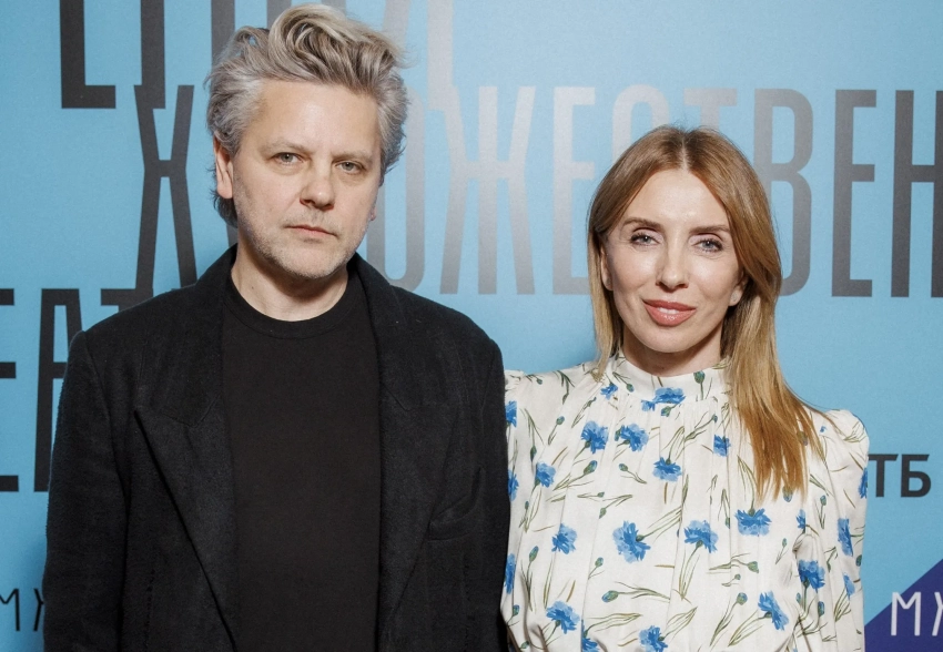 Константин Хабенский, Александр Петров с женой, Светлана Бондарчук посетили премию МХТ