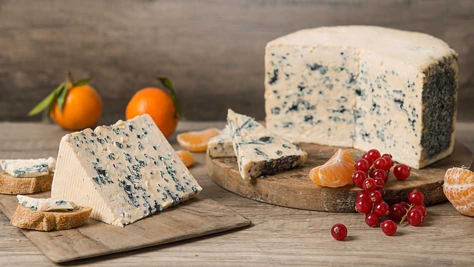 Список продуктов, которые можно употреблять в пищу, даже если они покрылись плесенью